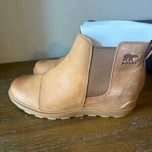 Sorel Woman’s Evie II Tan Chelsea Wedge Waterproof Winter Boot- Size 10.5